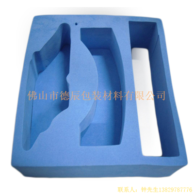 海綿內(nèi)托對(duì)各行各業(yè)產(chǎn)品起到絕緣、密封、防震、防塵、填充、隔音、固定，能夠保護(hù)包裝產(chǎn)品在運(yùn)輸過程中安然無恙，起到保護(hù)產(chǎn)品的一個(gè)作用，同時(shí)可以美化產(chǎn)品，提升產(chǎn)品檔次。