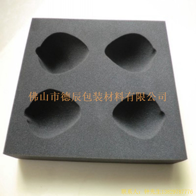 海綿內(nèi)托對(duì)各行各業(yè)產(chǎn)品起到絕緣、密封、防震、防塵、填充、隔音、固定，能夠保護(hù)包裝產(chǎn)品在運(yùn)輸過程中安然無恙，起到保護(hù)產(chǎn)品的一個(gè)作用，同時(shí)可以美化產(chǎn)品，提升產(chǎn)品檔次。