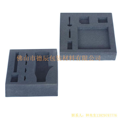 海綿內(nèi)托對各行各業(yè)產(chǎn)品起到絕緣、密封、防震、防塵、填充、隔音、固定，能夠保護(hù)包裝產(chǎn)品在運(yùn)輸過程中安然無恙，起到保護(hù)產(chǎn)品的一個(gè)作用，同時(shí)可以美化產(chǎn)品，提升產(chǎn)品檔次。
